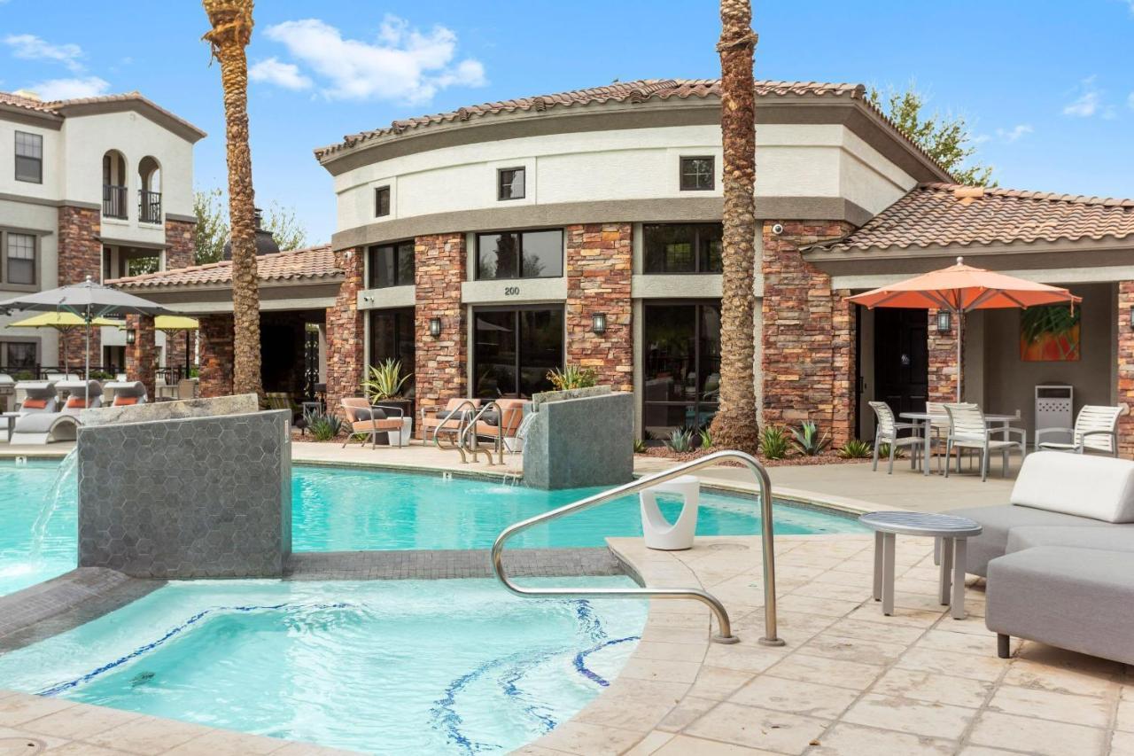 Cozysuites Glendale By The Stadium With Pool 01 Exteriér fotografie